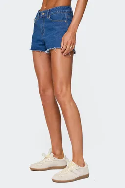 Short jean tiro bajo birdy de Edikted en Shorts para argentina