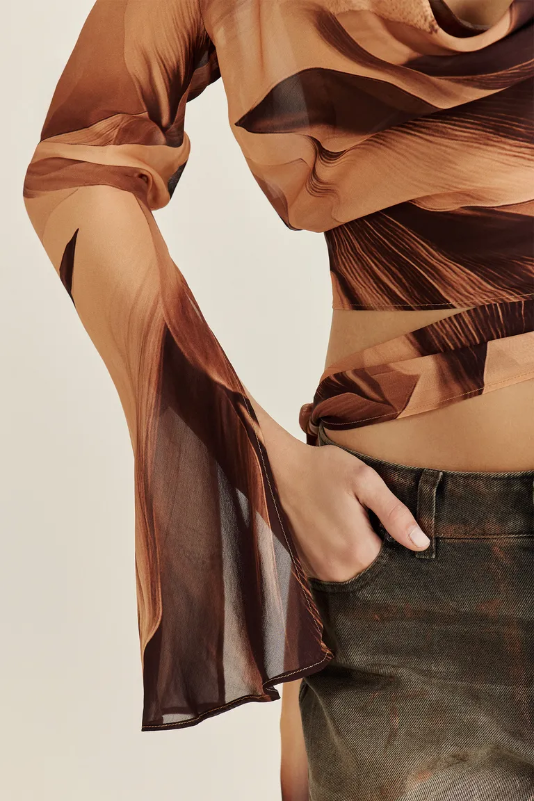 Top de gasa en estampado exclusivo con escote asentador de Tucci en Tops para argentina