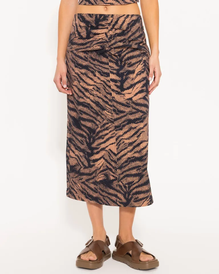Falda midi estampada con detalles contemporáneos y acceso por cierre invisible de Jazmin Chebar en Faldas para argentina