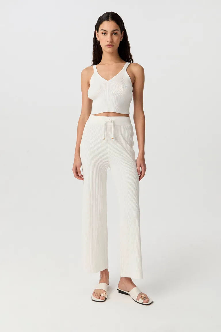 Pantalón de corte amplio y tiro alto con detalles ajustables para un look relajado y urbano de Markova en Pantalones para argentina