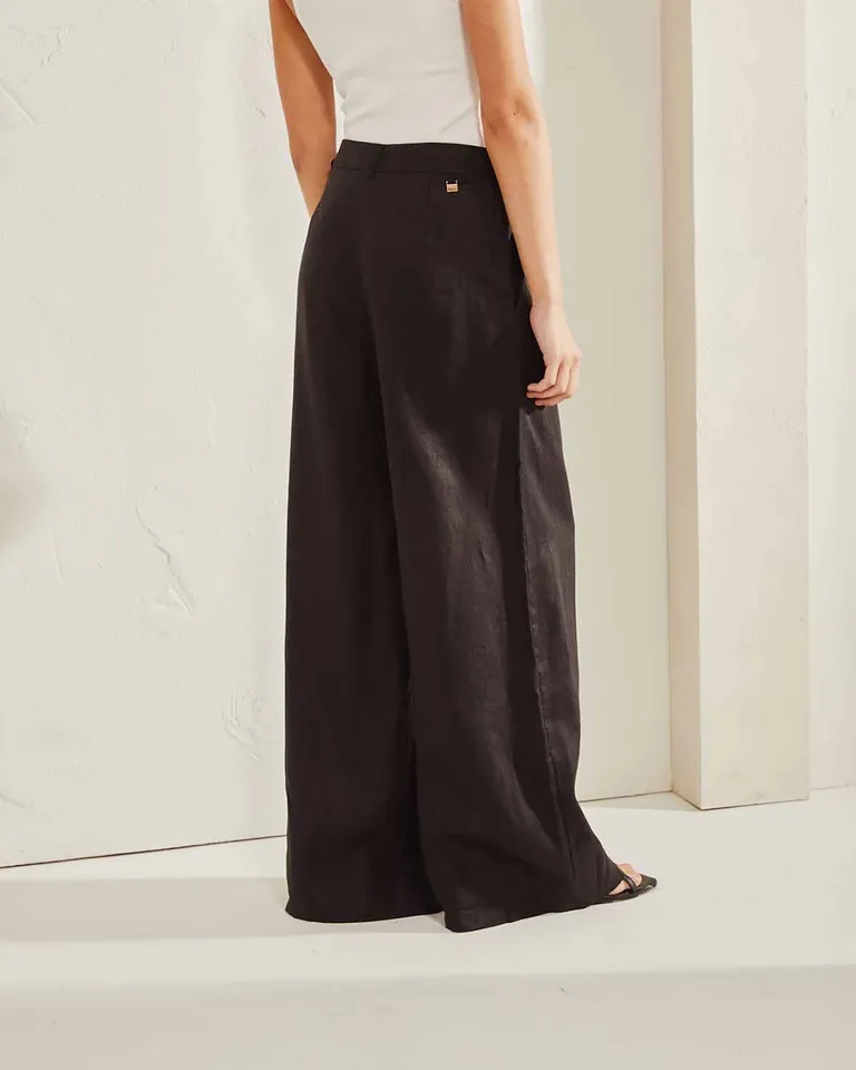 Pantalon de tiro alto con corte wide leg de piernas amplias y diseño holgado de Wanama en Pantalones para argentina