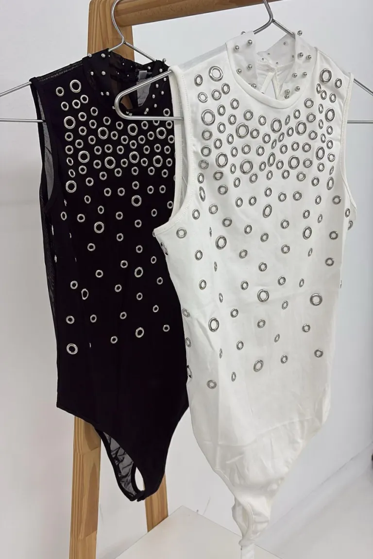 Body negro con argollas - Pieza clave para looks sofisticados y modernos de Audaz en Bodies para argentina