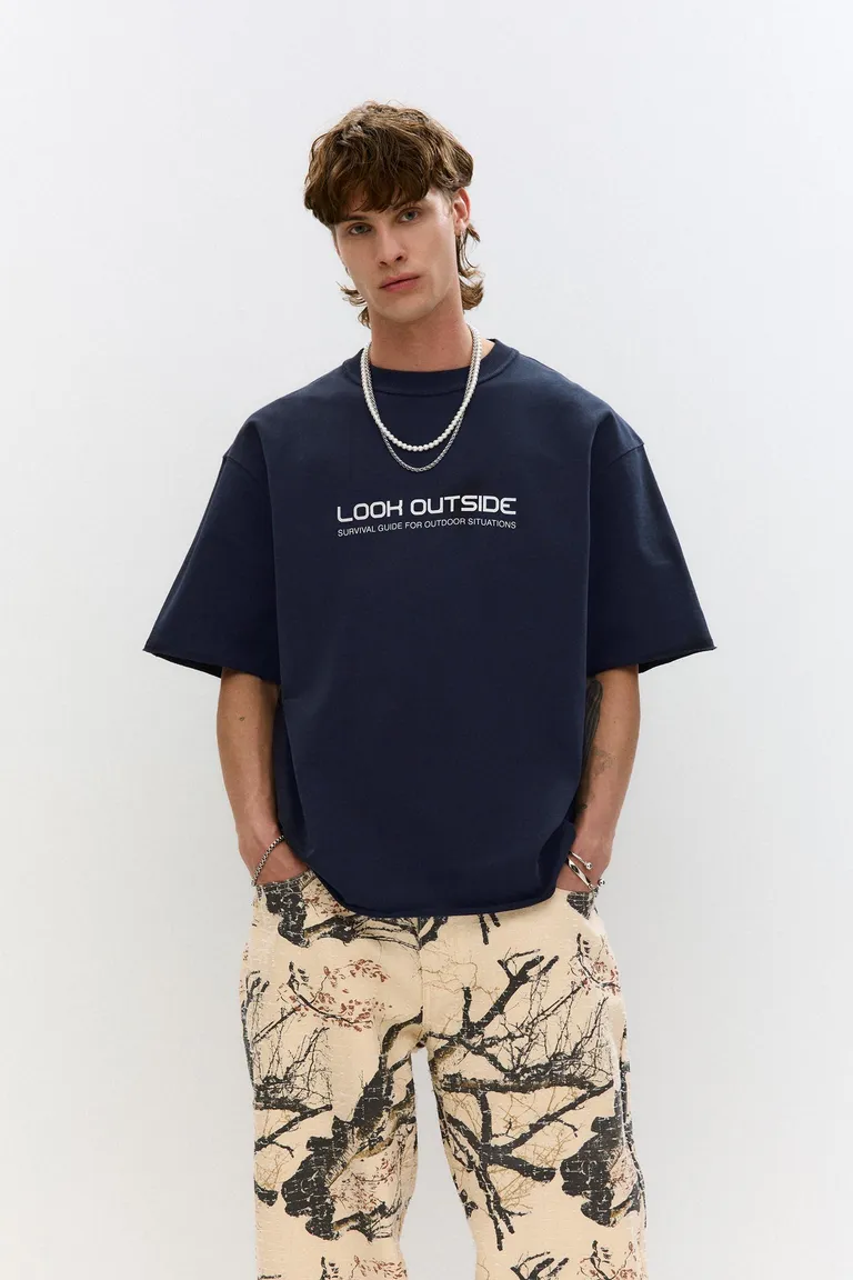 Buzo manga corta look outside de Pull&Bear en Remeras y Polos para argentina