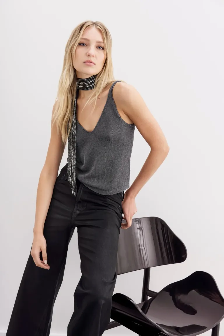 Musculosa tejida con lurex escote en frente y espalda ajustada al cuerpo de Rapsodia en Tops para argentina