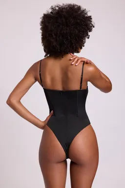 Body corset encaje satén de Oh Polly en Bodies para argentina