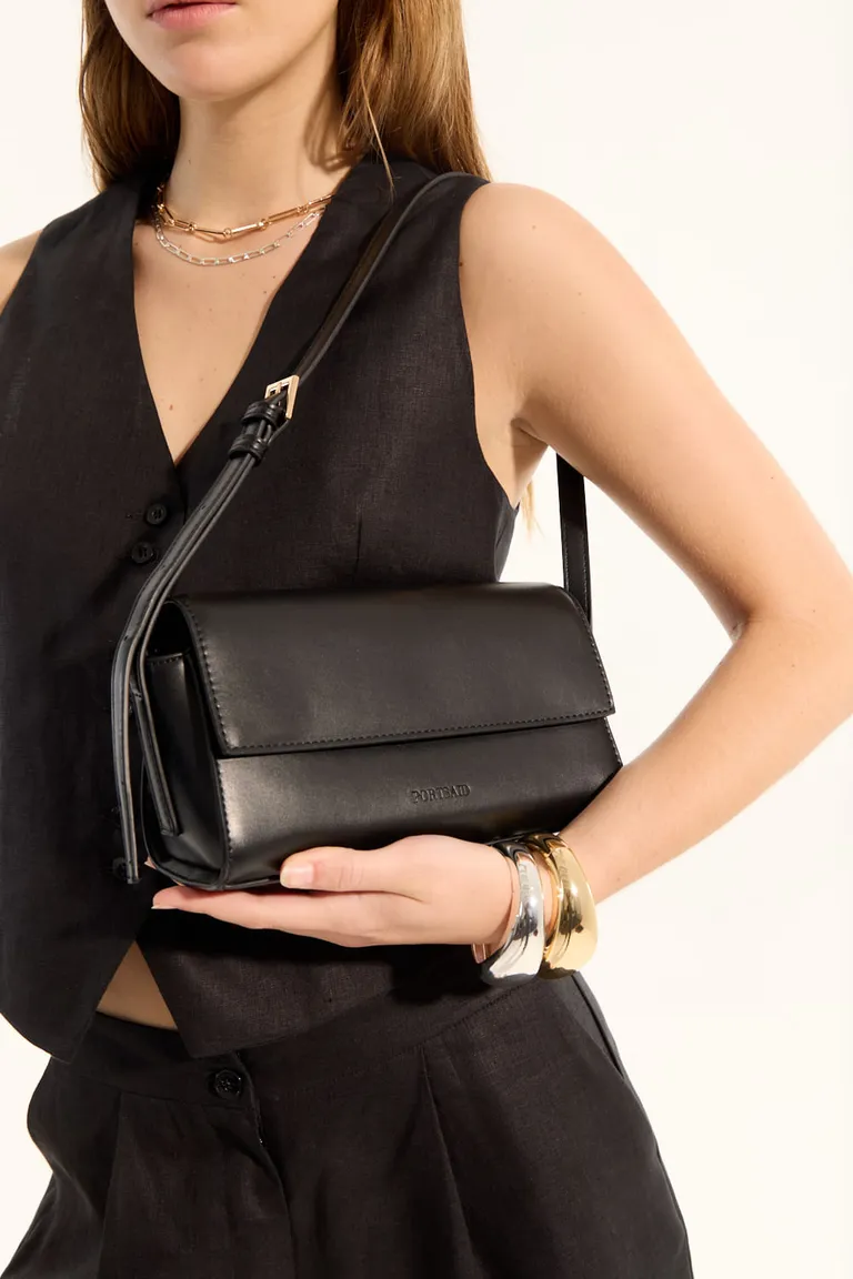 Cartera tipo baguette negra de diseño minimalista y elegante para la noche de Portsaid en Bolsos y Carteras para argentina