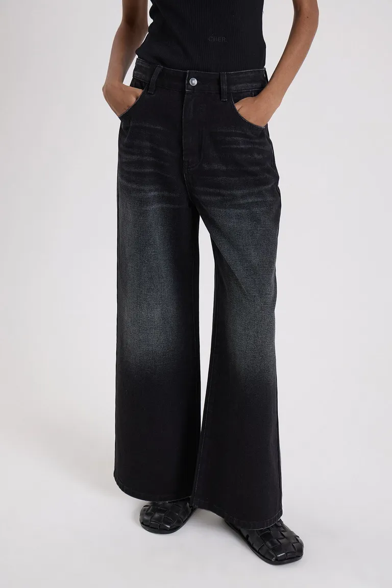 Pantalón de tiro medio con corte acampanado y diseño ajustado en la parte superior de Maria Cher en Pantalones para argentina