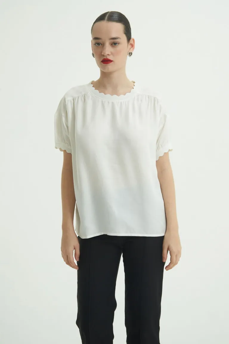 Blusa de corte amplio y voluminosas mangas con frunces de Las Pepas en Blusas para argentina