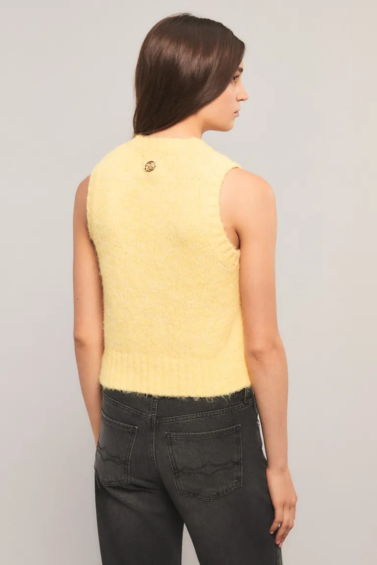 Chaleco tejido sin mangas de calce regular con terminaciones acanaladas y textura cepillada de Kosiuko en Chalecos para argentina