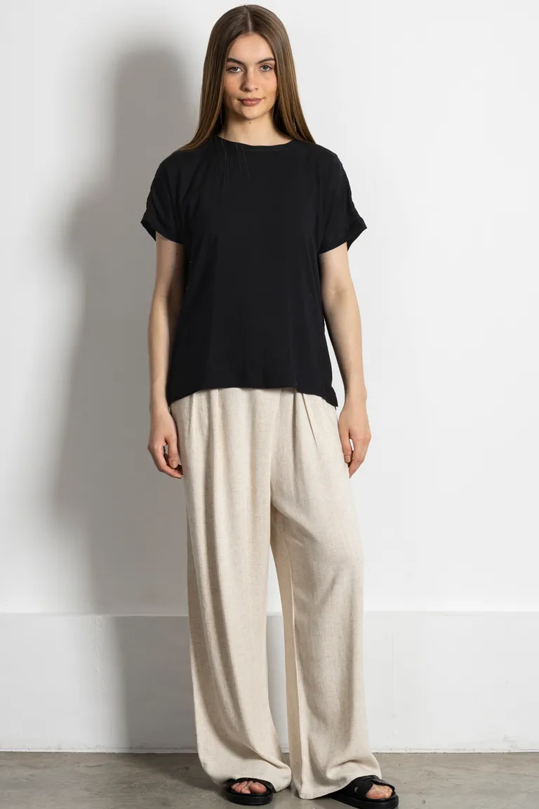 Blusa negra de manga corta y silueta holgada con diseño combinado en el frente y la espalda de Kill en Blusas para argentina