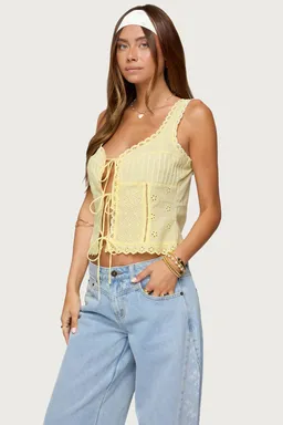 Top fiore con ojalillos de Edikted en Tops para argentina