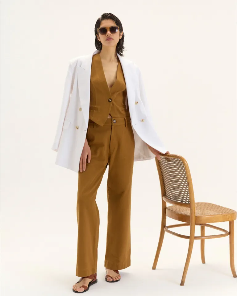 Pantalón benito: Elegancia y comodidad en un diseño versátil y de tendencia de Blue Sheep en Pantalones para argentina