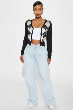 Cárdigan cuadros preppy corto de Fashion Nova en Buzos y Sweaters para argentina