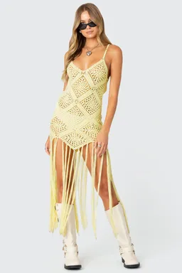 Maxi vestido crochet flecos de Edikted en Vestidos para argentina