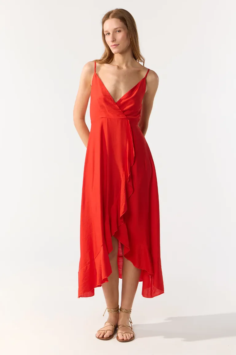 Vestido midi de tela liviana con escote en V y tirantes regulables de Cuesta Blanca en Vestidos para argentina