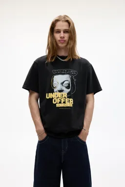 Camiseta stwd texto relieve de Pull&Bear en Remeras y Polos para argentina
