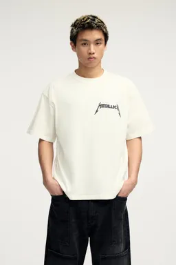 Remera metallica de Pull&Bear en Remeras y Polos para argentina