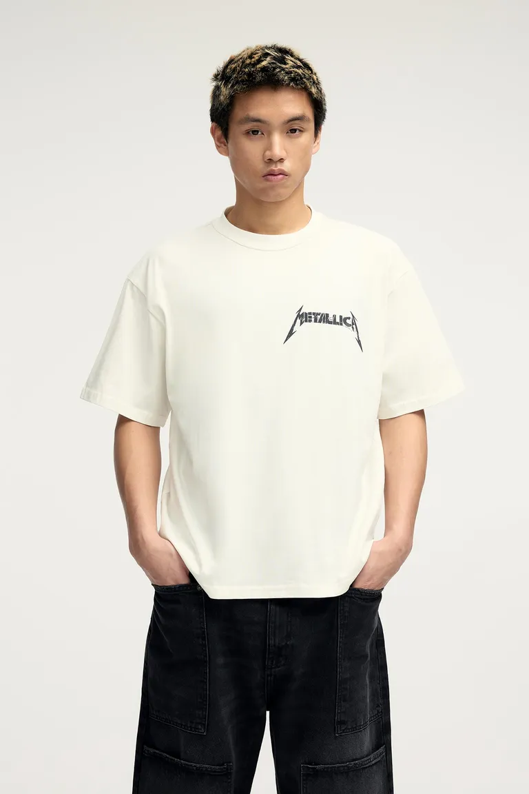 Remera metallica de Pull&Bear en Remeras y Polos para argentina