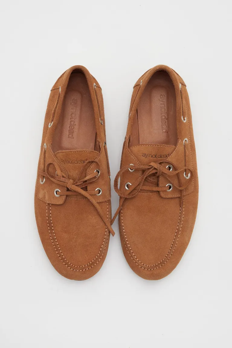 Mocasín náutico de gamuza vacuna con cordones de cuero y suela de goma de Ay Not Dead en Mocasines para argentina