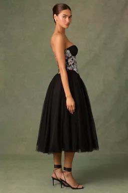 Corset con encaje floral negro de Oh Polly en Tops para argentina