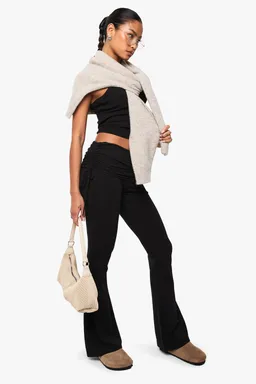 Calza acampanada cintura plegable de Boohoo en Pantalones para argentina