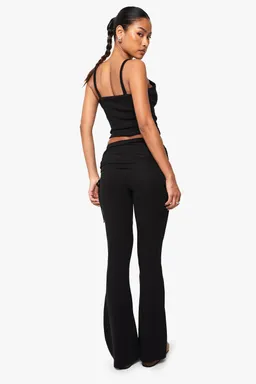Calza acampanada cintura plegable de Boohoo en Pantalones para argentina