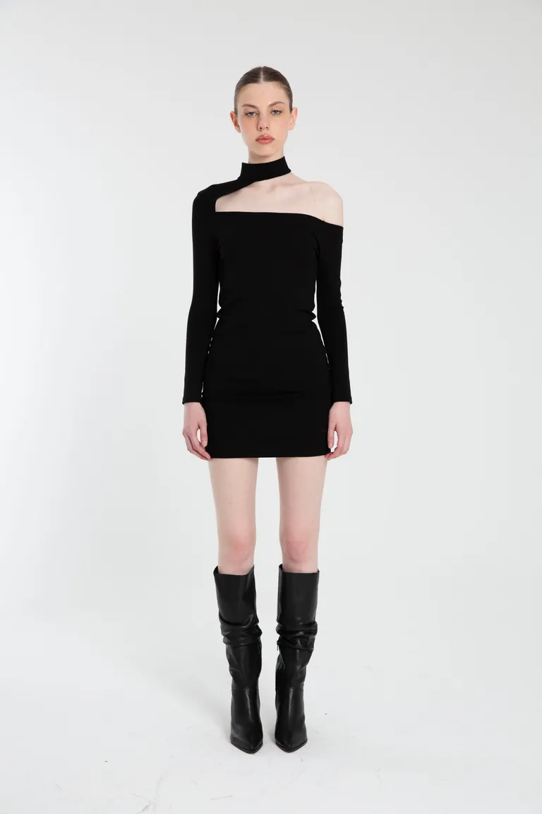 Vestido de punto negro de un solo hombro con manga larga y corte recto de Naíma en Vestidos para argentina