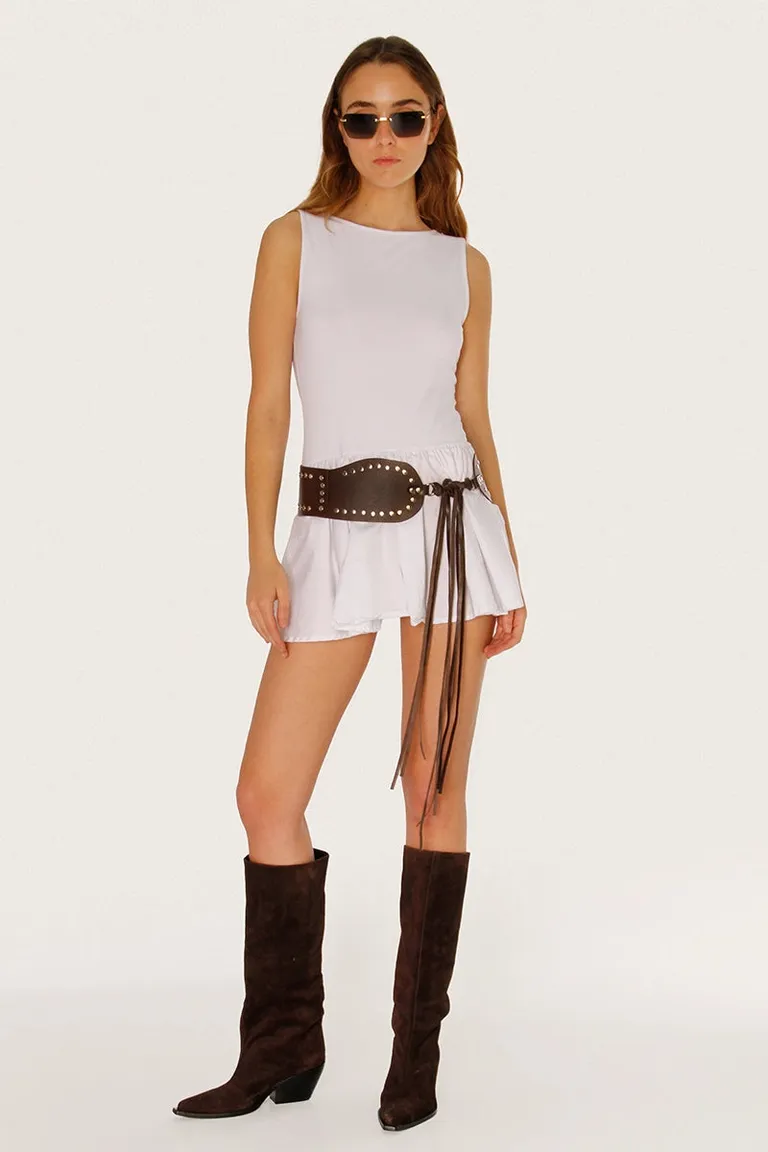 Vestido blanco de corte modular con falda globo y detalles metálicos de Sofia Sarkany en Vestidos para argentina