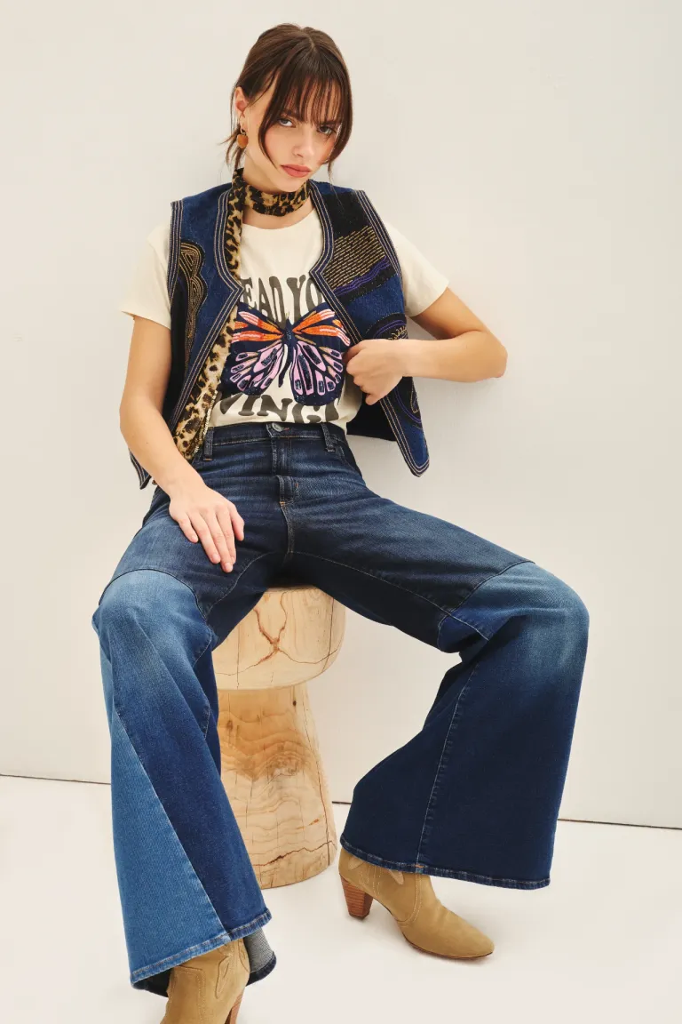 Remera estampada con detalles bordados y lentejuelas para un look alegre y canchero de Rapsodia en Remeras para argentina