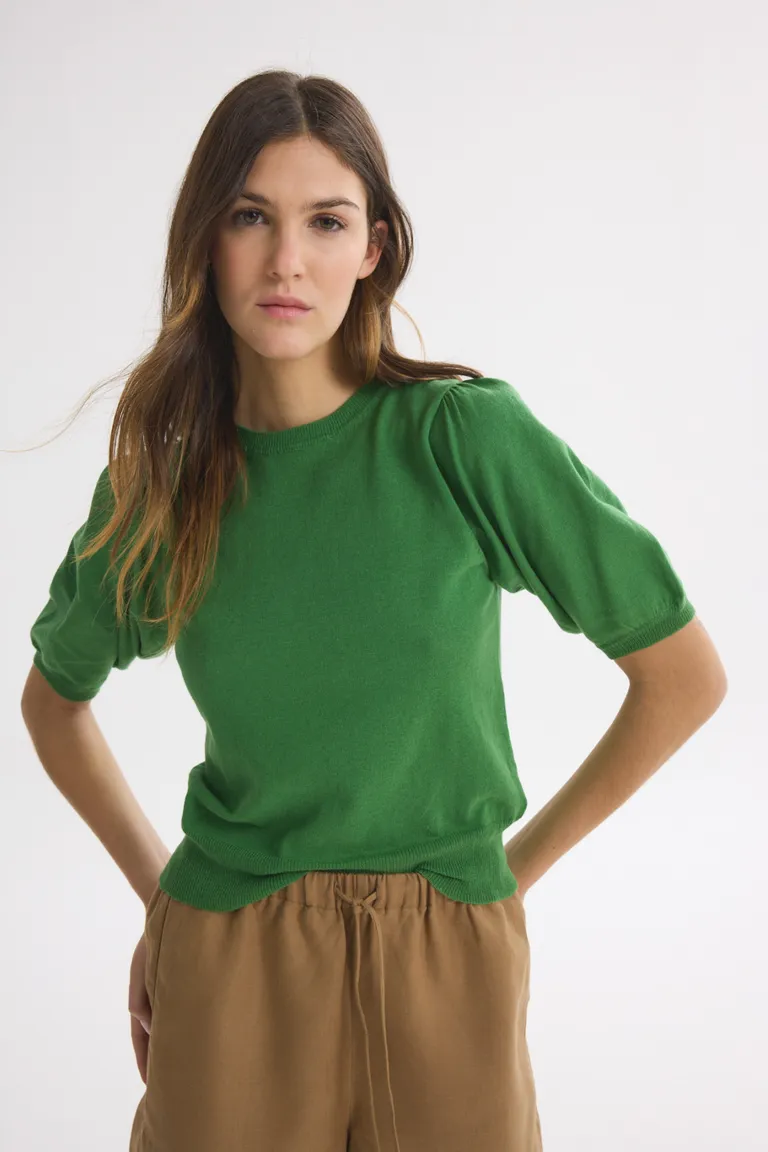 Sweater de manga corta en color verde para mujer de Akiabara en Buzos y Sweaters para argentina