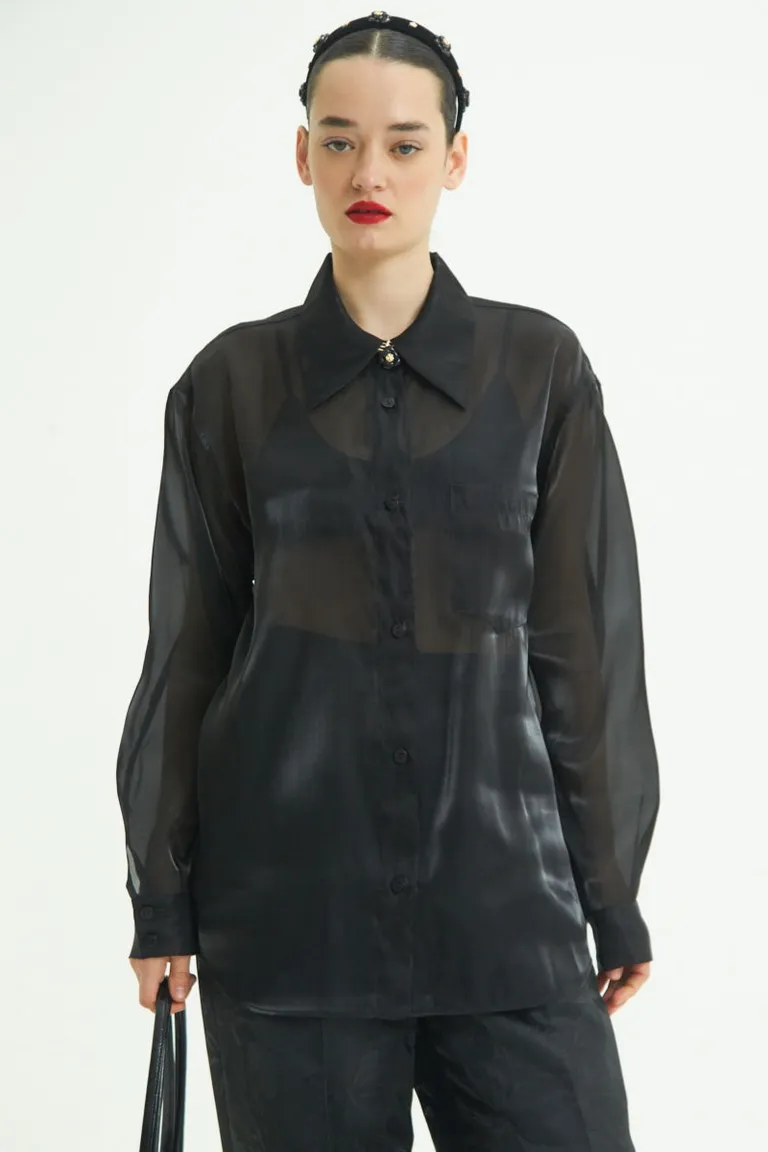 Camisa Translúcida de Corte Oversize y Diseño Elegante de Las Pepas en Camisas para argentina