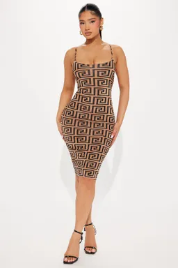 Vestido midi cater to me de Fashion Nova en Vestidos para argentina