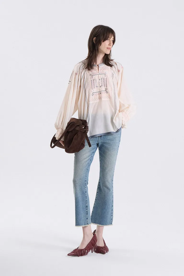 Blusa de mangas amplias con bordado artesanal y cuello redondo ajustado de Maria Cher en Blusas para argentina