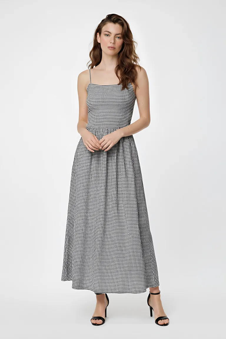 Vestido de punto con estampado vichy y detalles metálicos de Naíma en Vestidos para argentina