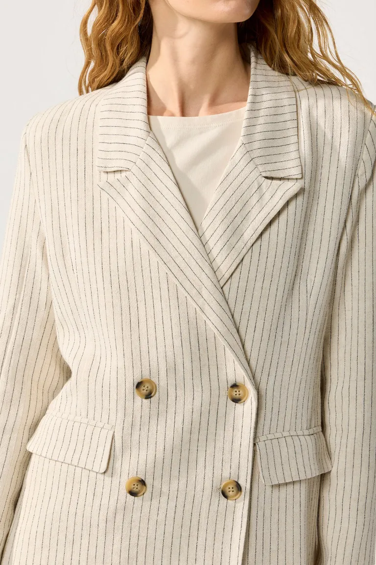 Blazer cruzado de lino rayado para mujer con apertura y bolsillos laterales de Cuesta Blanca en Blazers para argentina