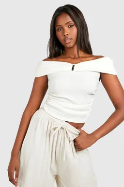 Top bardot fruncido texturizado de Boohoo en Tops para argentina