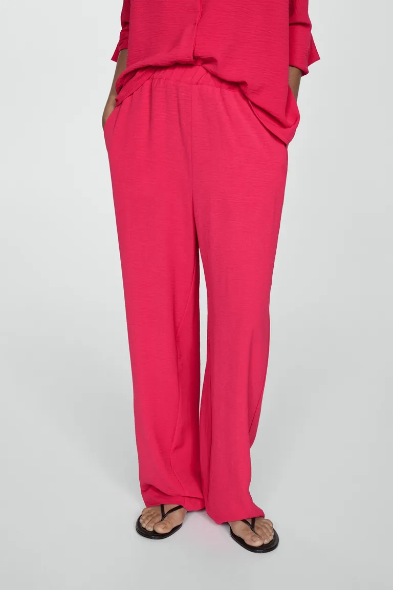 Pantalón fluido con textura de Mango en Pantalones para argentina
