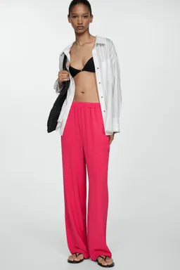 Pantalón fluido con textura de Mango en Pantalones para argentina