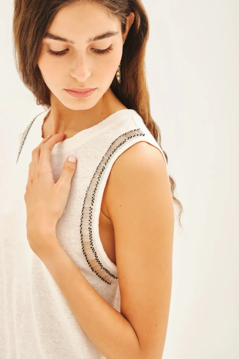 Musculosa metalizada con detalles en aplicaciones de mostacillas y canutillos de Rapsodia en Remeras para argentina