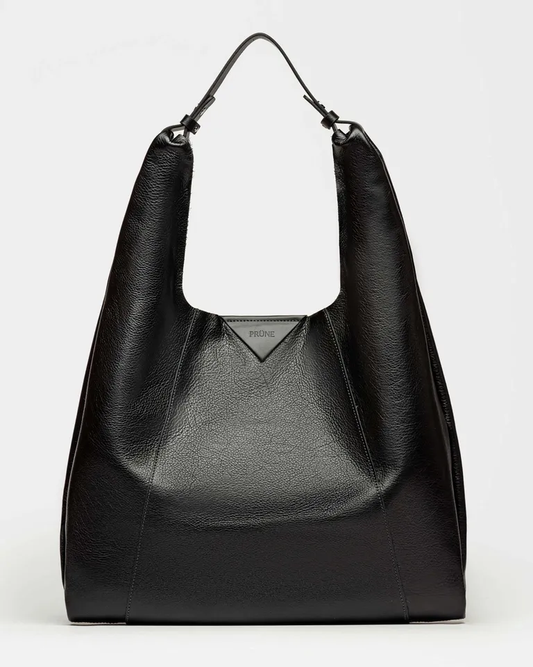 Bolso de Cuero Negro de Diseño Sofisticado y Amplio Espacio Interior de Prüne en Bolsos y Carteras para argentina