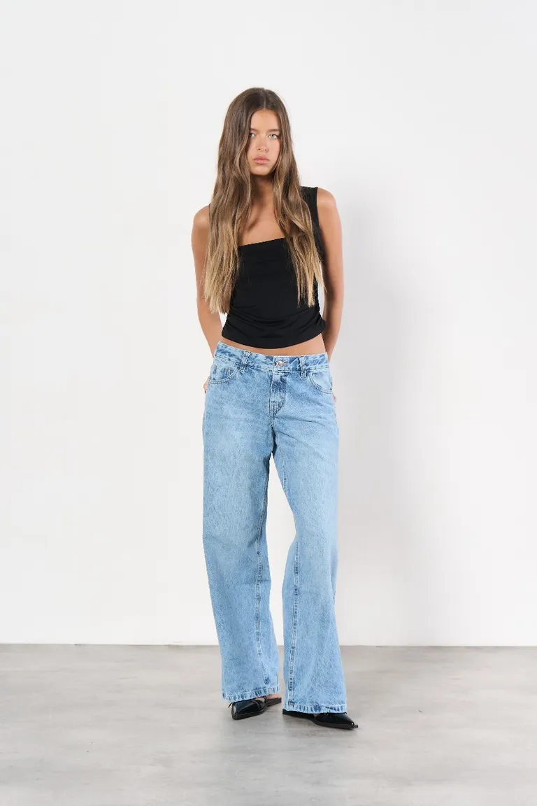 Jean denim philip tiro bajo ancho de Magda en Pantalones para argentina