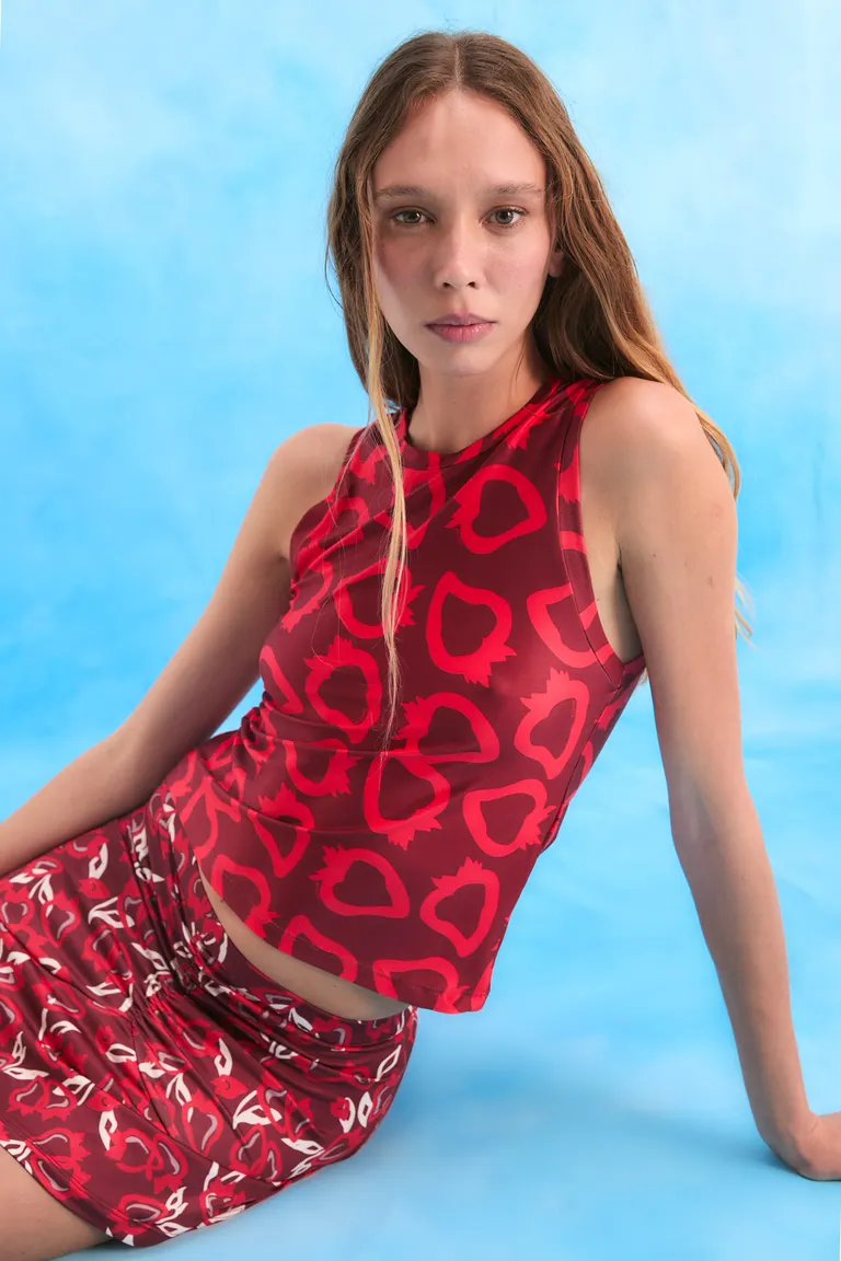 Remera sin mangas con diseño exclusivo y corte ceñido de Kosiuko en Remeras para argentina