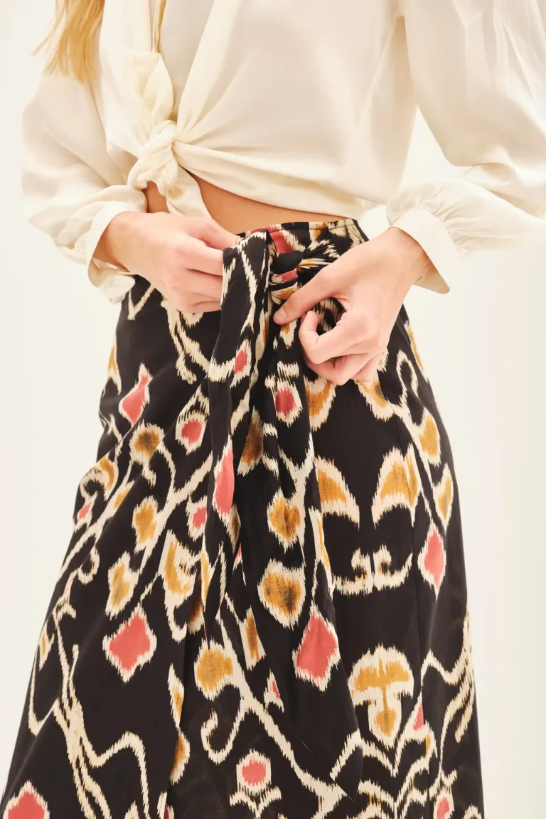Falda midi estampada con lazos en la cintura, ideal para diferentes ocasiones de Rapsodia en Faldas para argentina