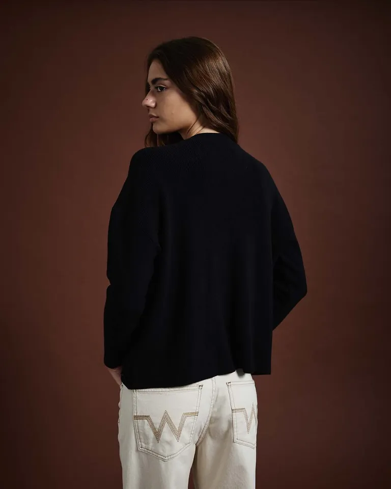 Sweater de punto con cuello redondo, hombro caído y manga larga ajustada de Wanama en Buzos y Sweaters para argentina