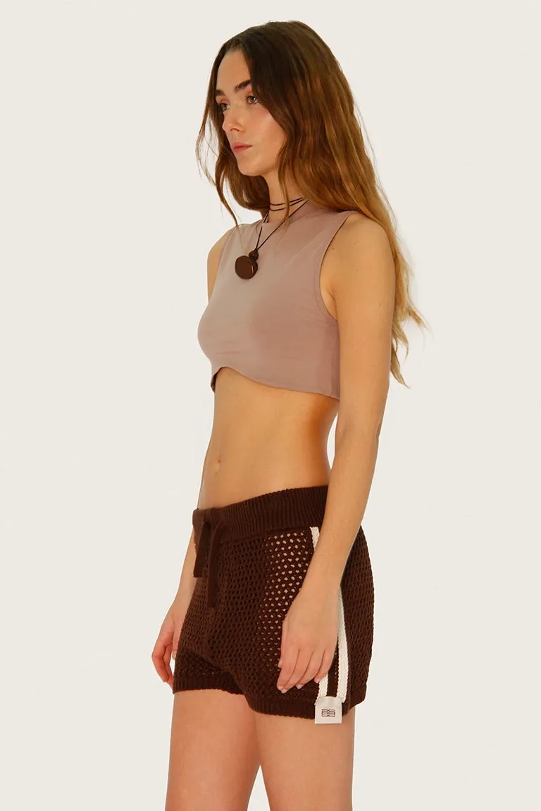 Shorts deportivo marrón con detalles en relieve y cintura elástica de Sofia Sarkany en Shorts para argentina