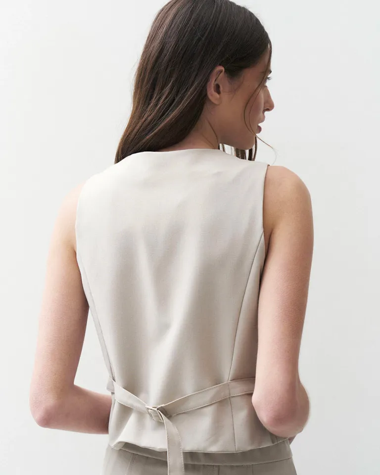 Chaleco sastrero formal con botones y ajuste posterior personalizable de Sky en Chalecos para argentina