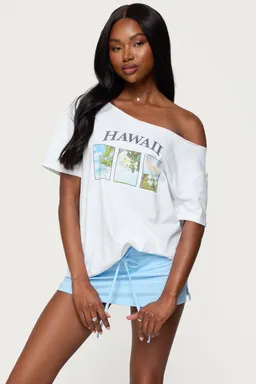Remera hawaiana con hombros descubiertos de Edikted en Remeras para argentina