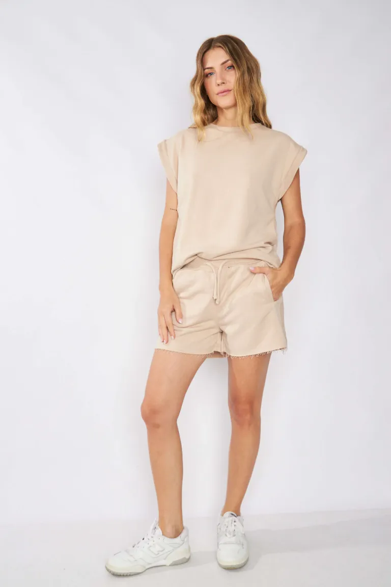 Shorts negro de tela rústica con elástico en la cintura de Belle en Shorts para argentina