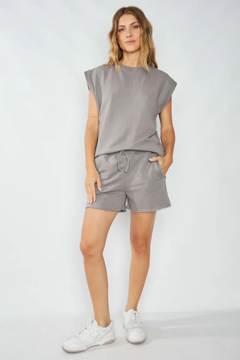 Shorts negro de tela rústica con elástico en la cintura de Belle en Shorts para argentina