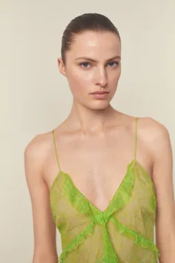 Vestido encaje con volantes de Mango en Vestidos para argentina